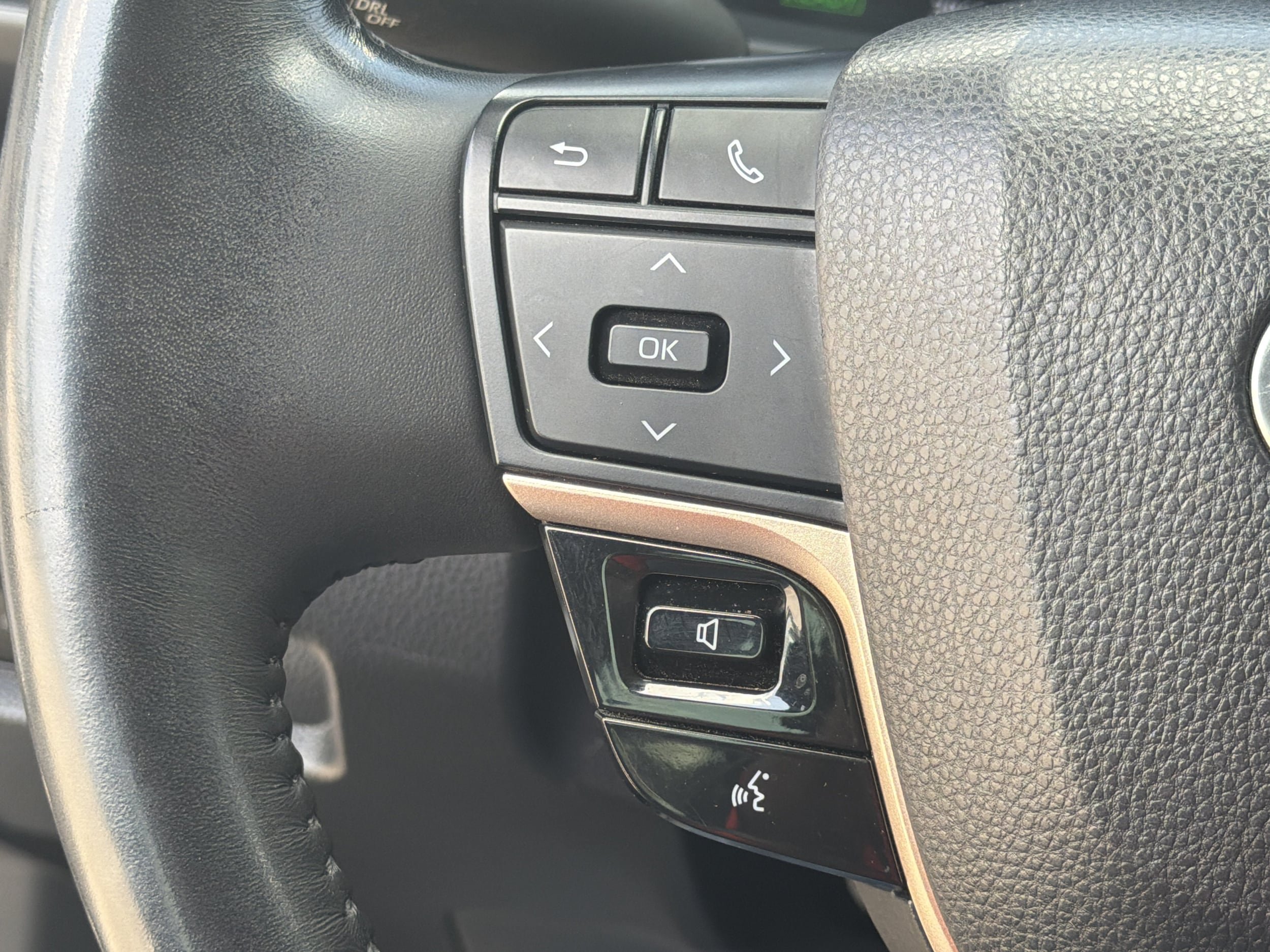 Used 2023 Toyota Crown AWD/4WD image 9