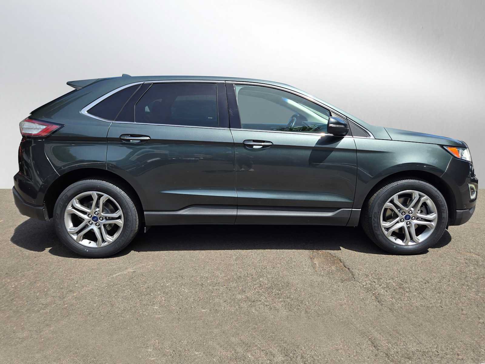 Used 2015 Ford Edge Titanium w/ Equipment Group 302A AWD/4WD image 2