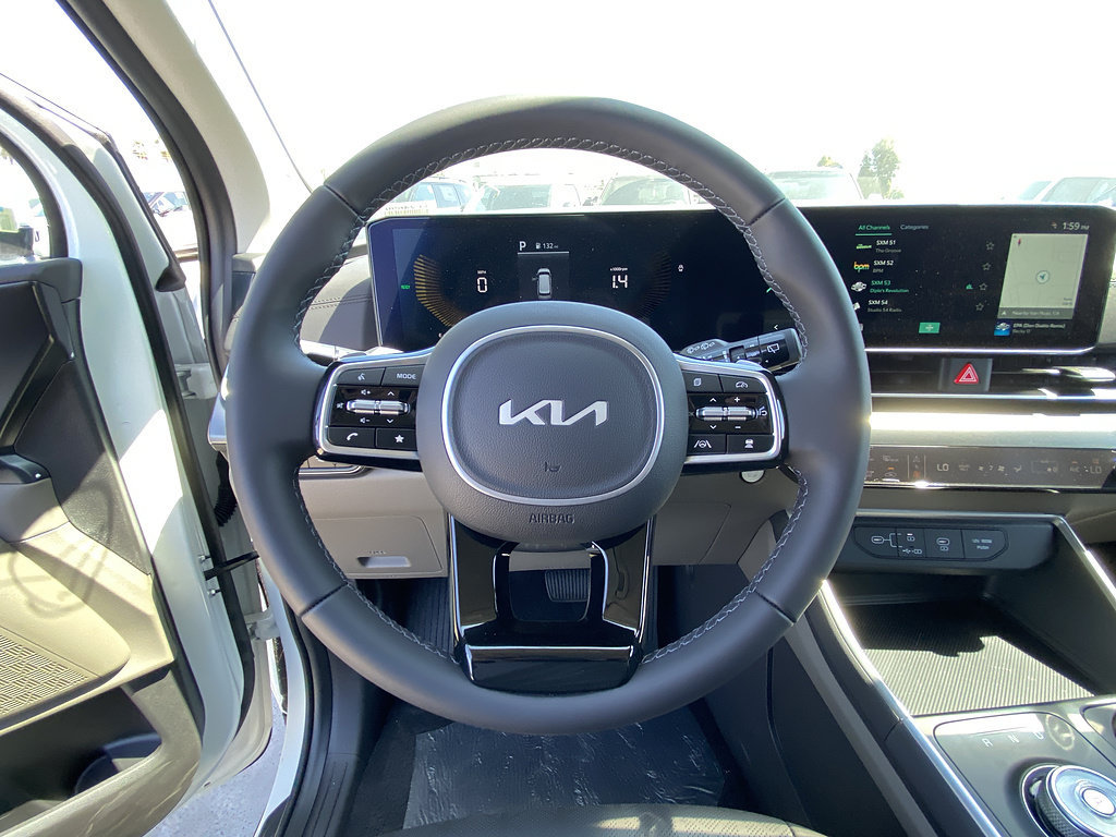 New 2026 Kia Carnival LXS FWD image 16
