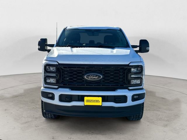 Used 2025 Ford F350 Lariat w/ Black Appearance Package image 8