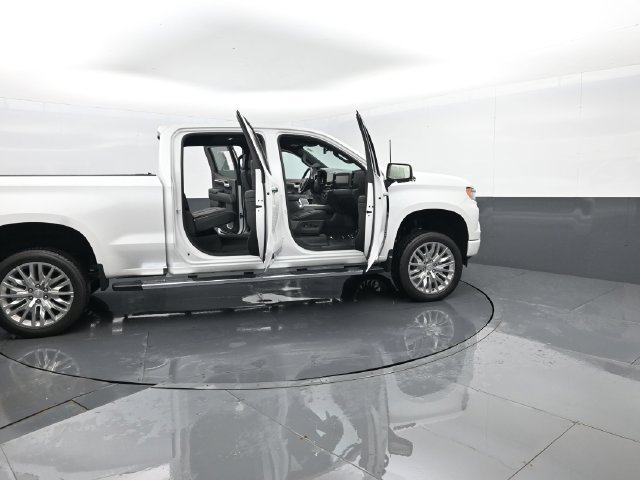 Used 2025 Chevrolet Silverado 1500 High Country w/ High Country Premium Package AWD/4WD image 32