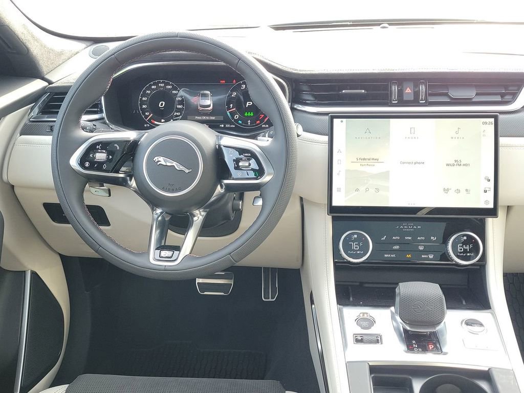 Used 2025 Jaguar F-PACE SVR image 19