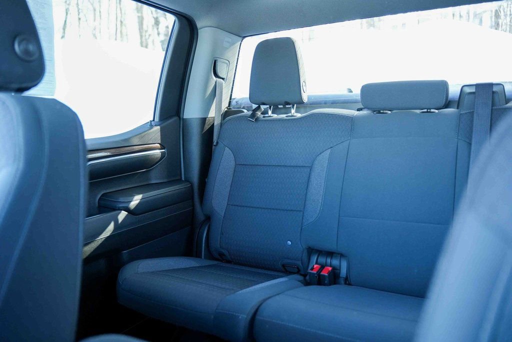 Used 2023 Chevrolet Silverado 1500 LT image 31