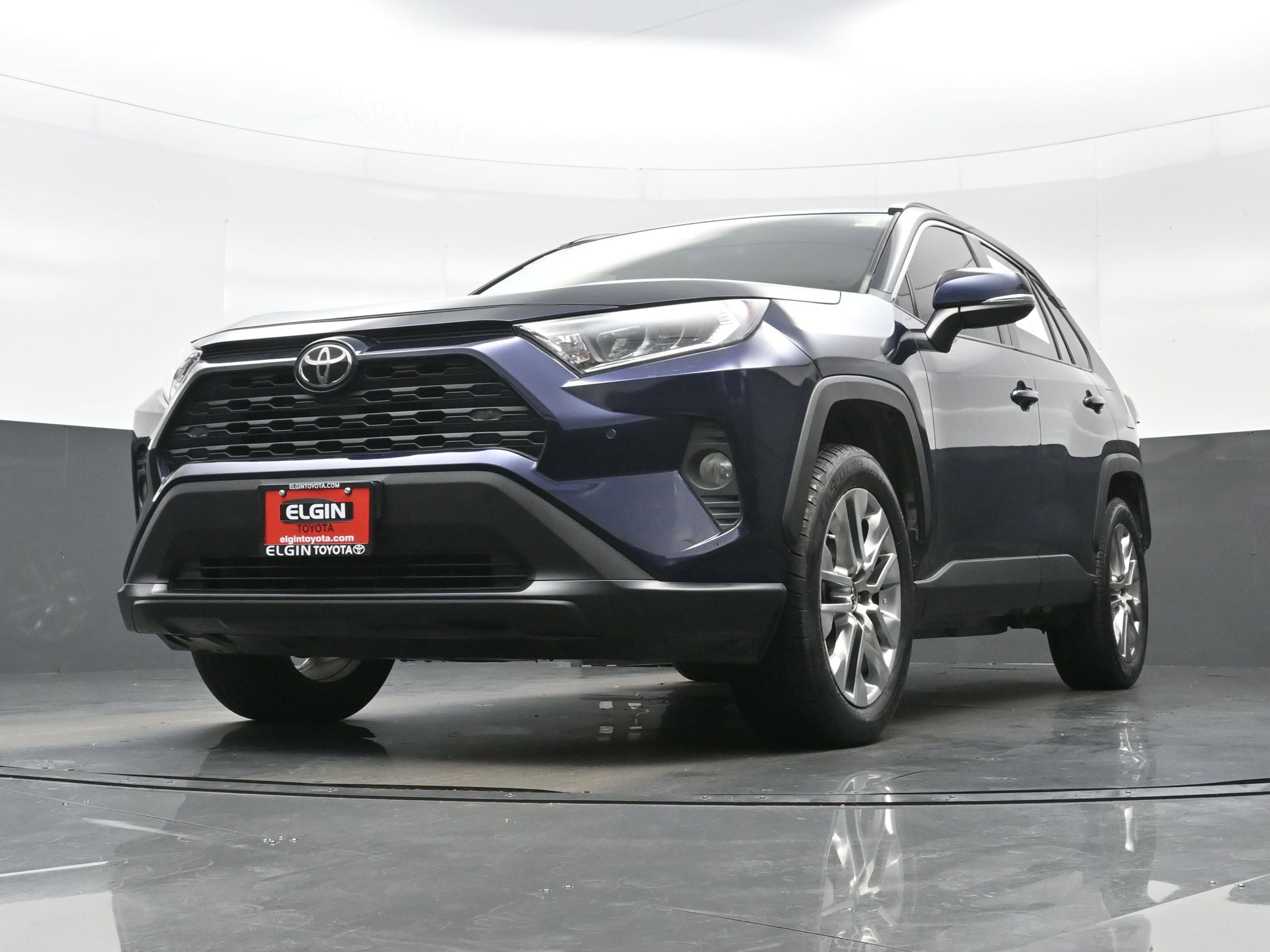 Used 2020 Toyota RAV4 XLE Premium FWD image 28
