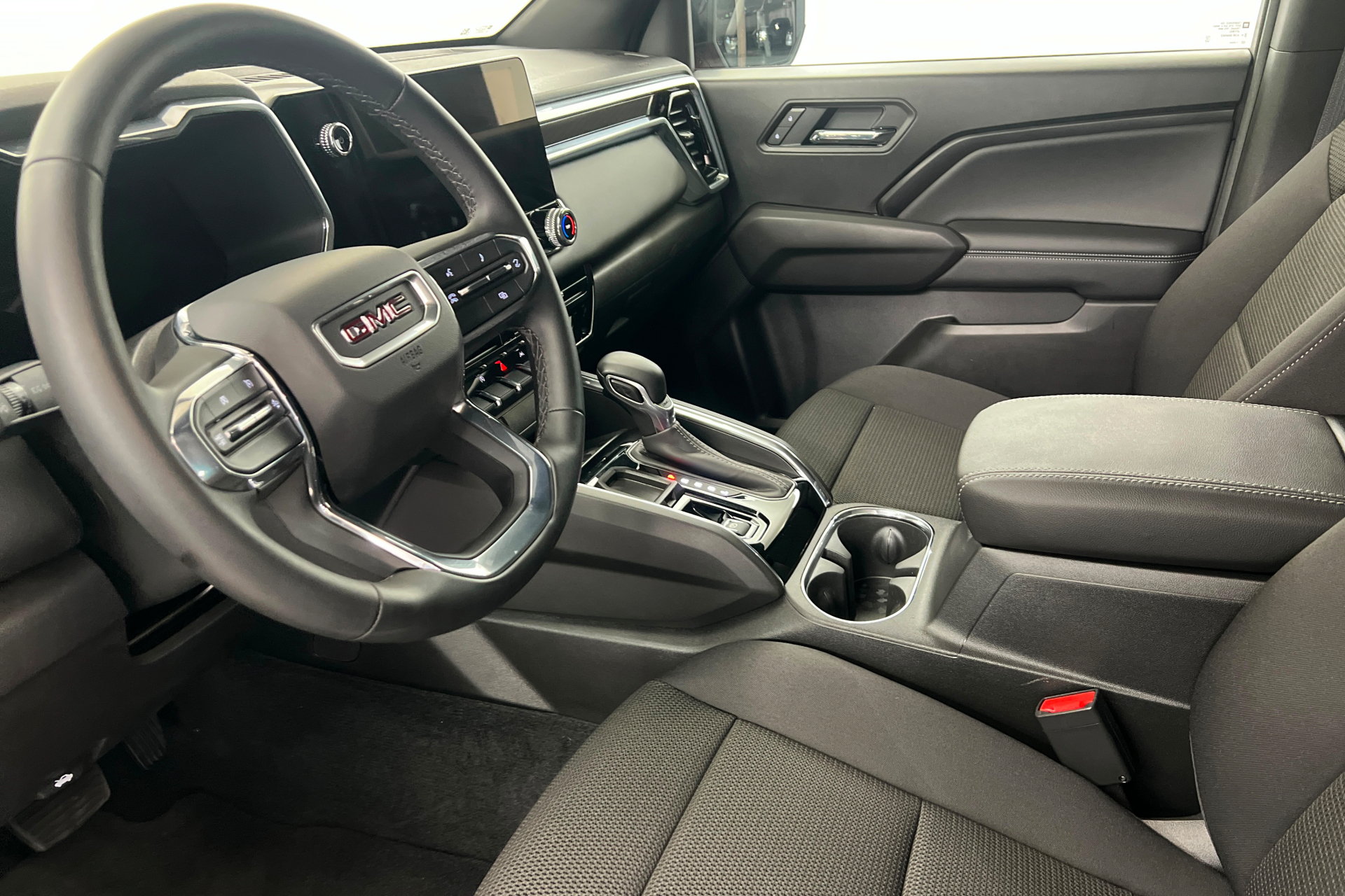 Used 2026 GMC Canyon Elevation RWD image 15