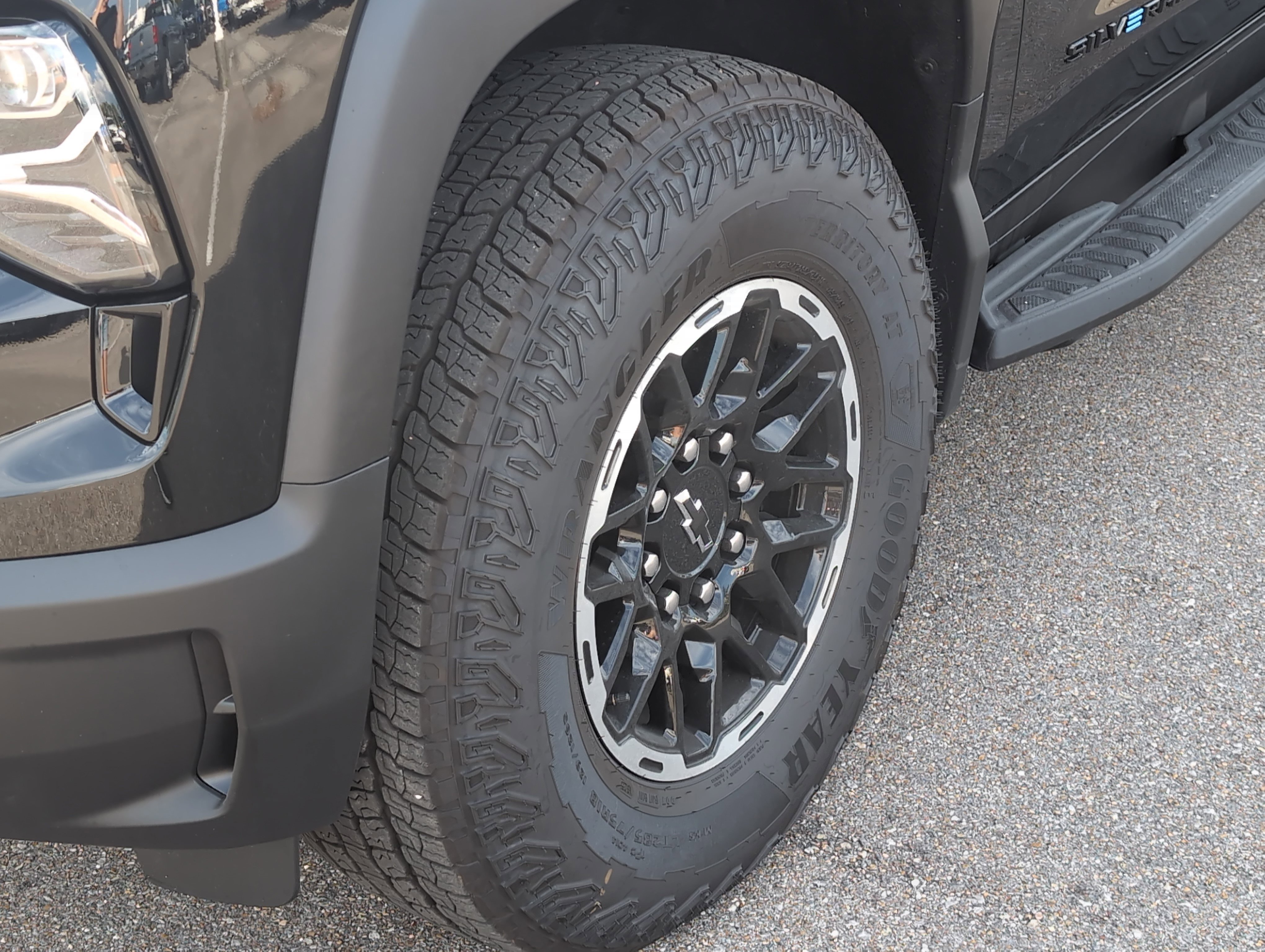 New 2026 Chevrolet Silverado EV Trail Boss w/ Plus Package image 32