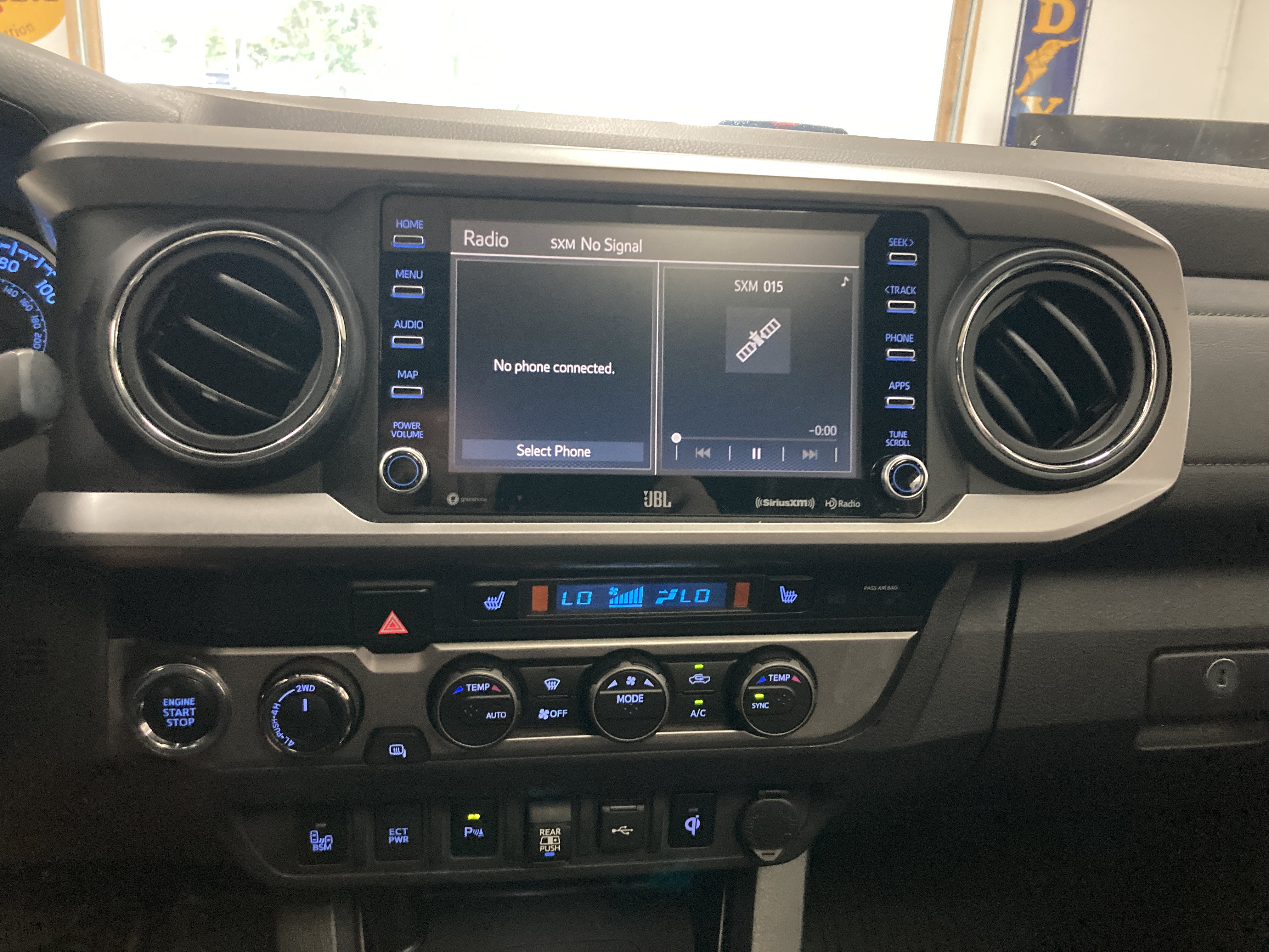 Used 2020 Toyota Tacoma Limited AWD/4WD image 24