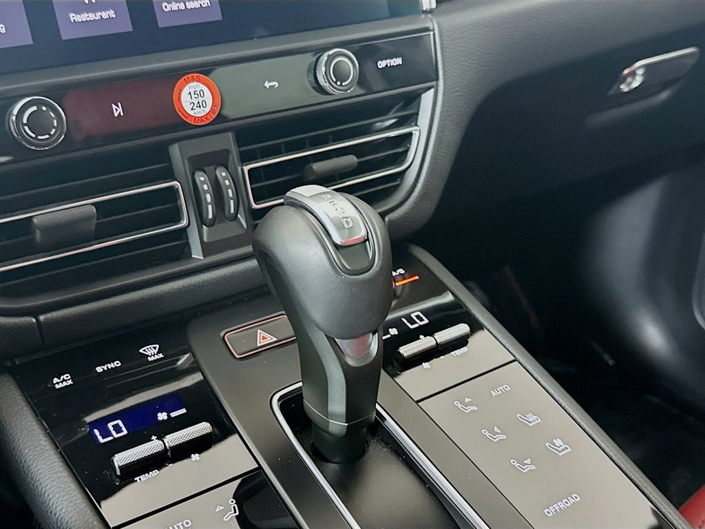 Certified 2026 Porsche Macan image 19