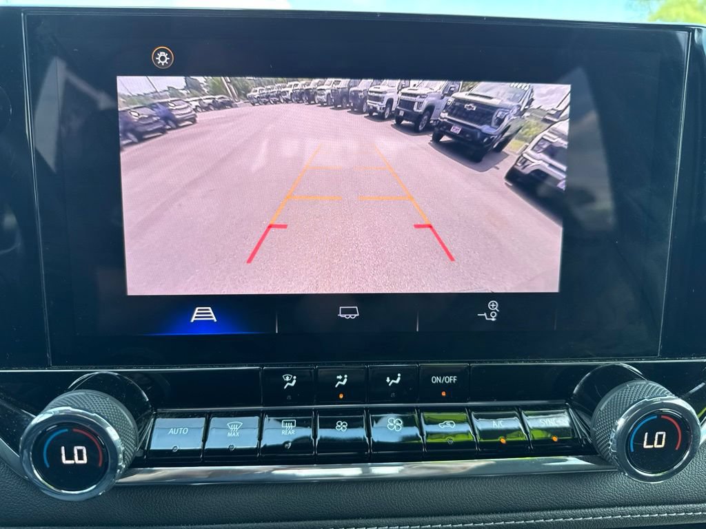 Used 2023 Chevrolet Colorado LT w/ LT Convenience Package AWD/4WD image 24