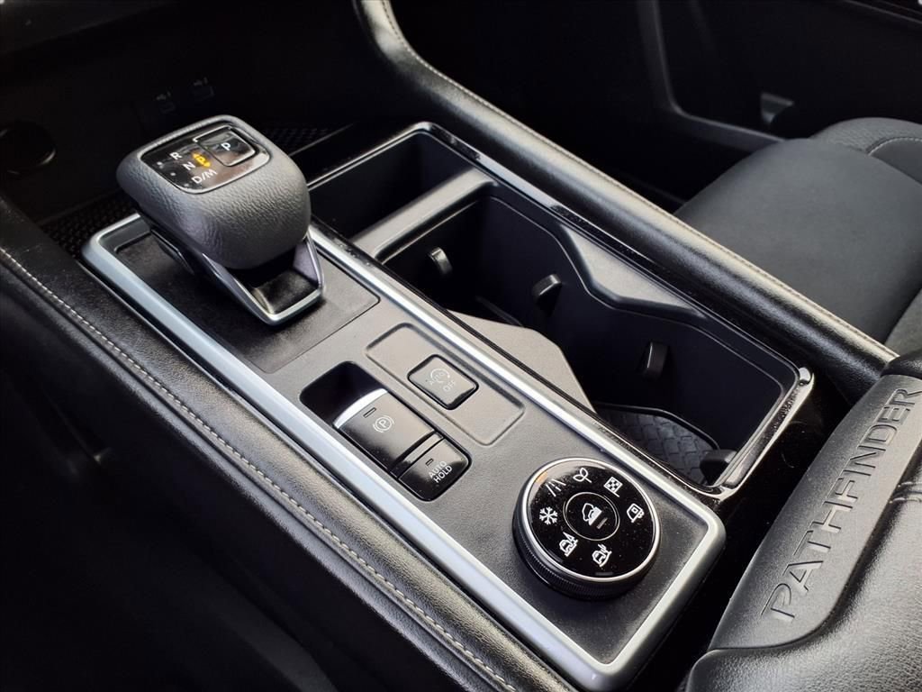 Certified 2024 Nissan Pathfinder SV image 9