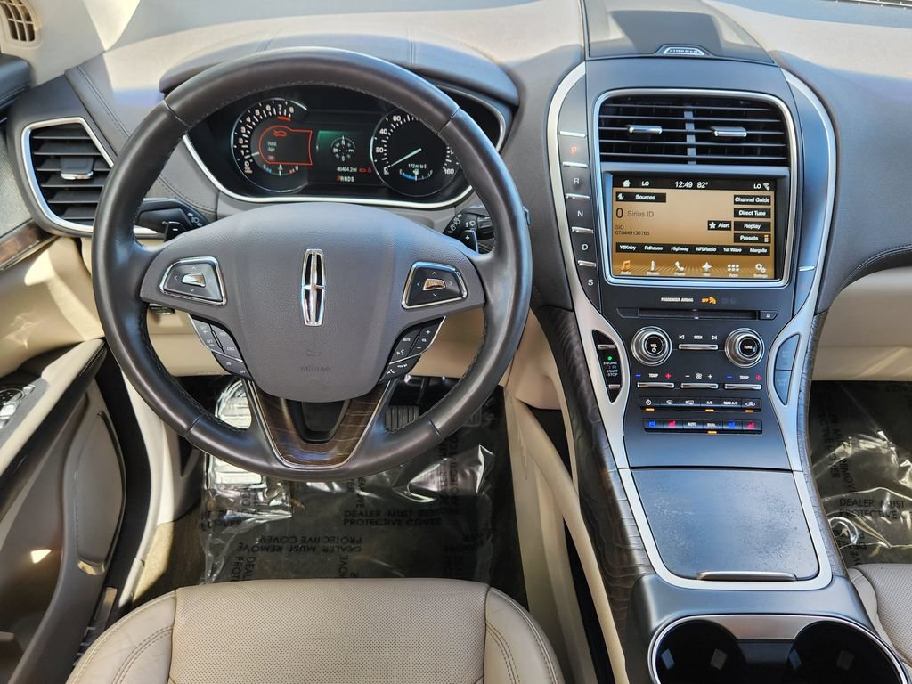 Used 2017 Lincoln MKX Reserve w/ Lincoln MKX Climate Package AWD/4WD image 3