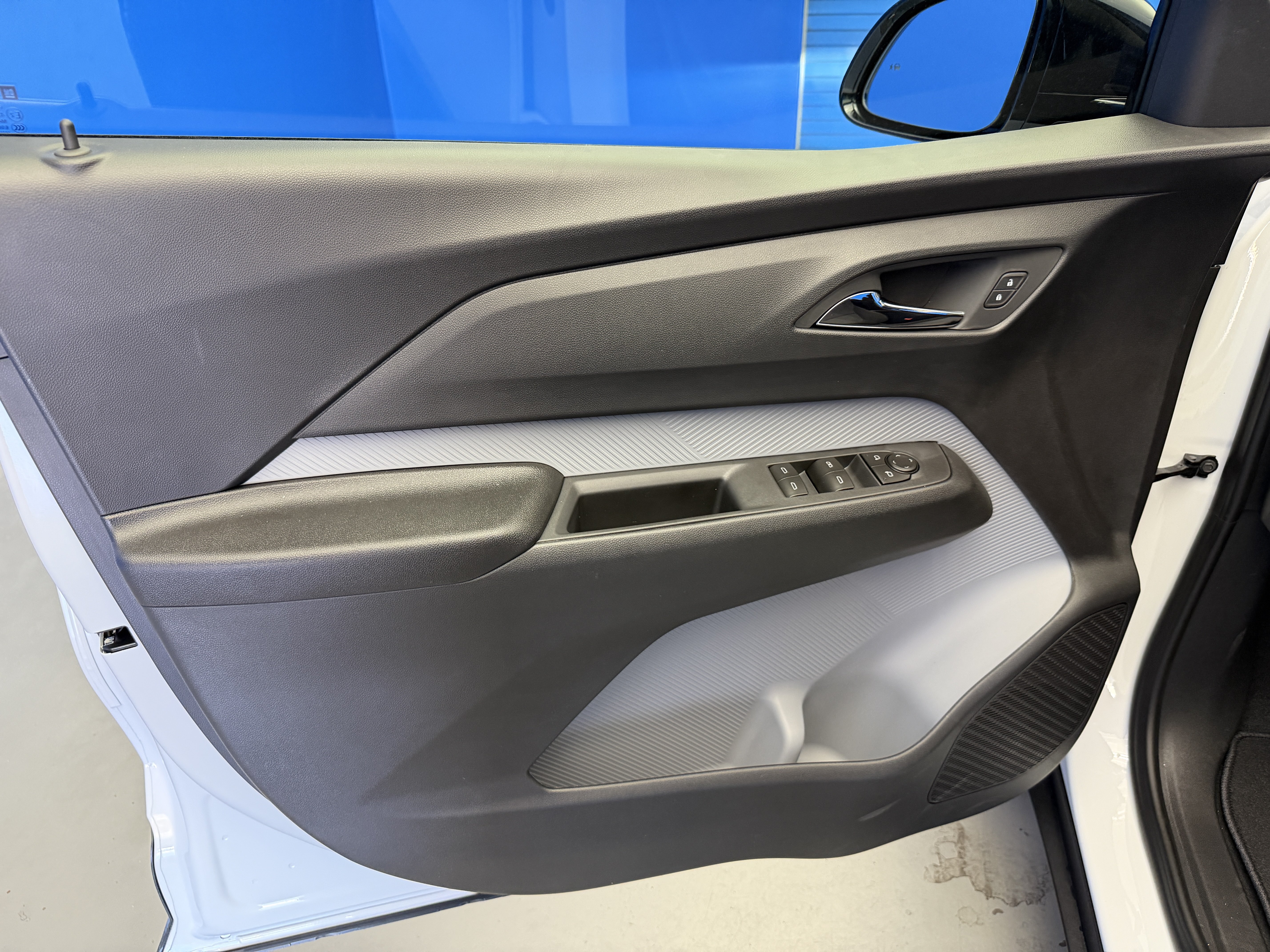 New 2027 Chevrolet Bolt LT FWD image 9