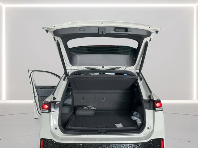 New 2026 Volkswagen Tiguan SE R-Line AWD/4WD image 15