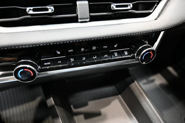 New 2026 Chevrolet Equinox LT w/ Convenience Package II image 17