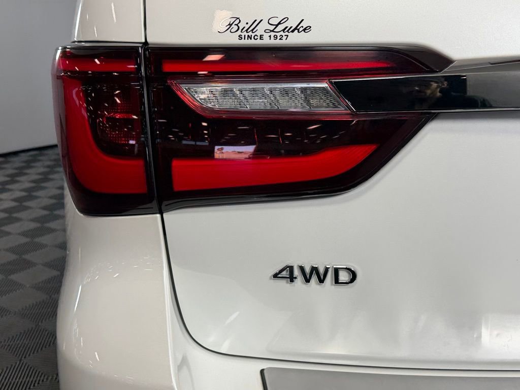 Used 2024 INFINITI QX80 Sensory image 12