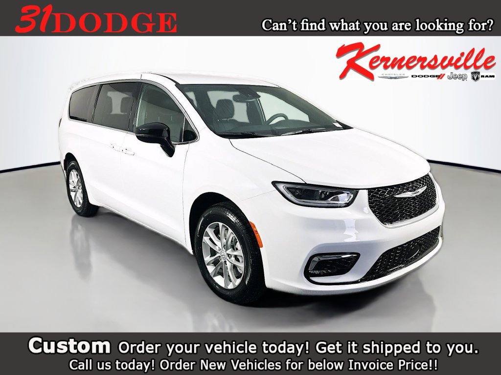 New 2026 Chrysler Pacifica Select