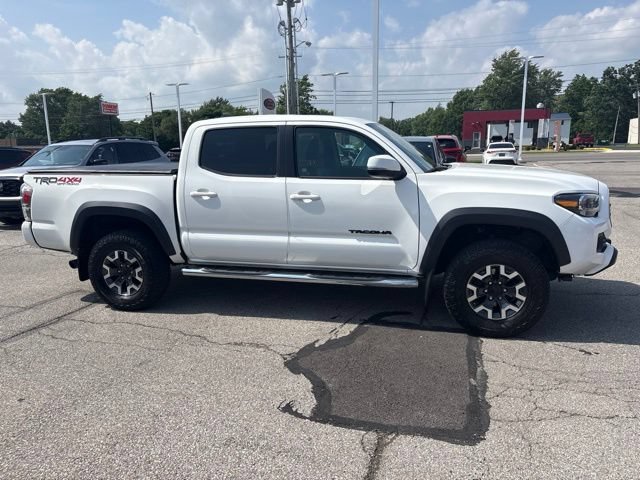 Used 2020 Toyota Tacoma TRD Off-Road w/ TRD Premium Off Road Package AWD/4WD image 3