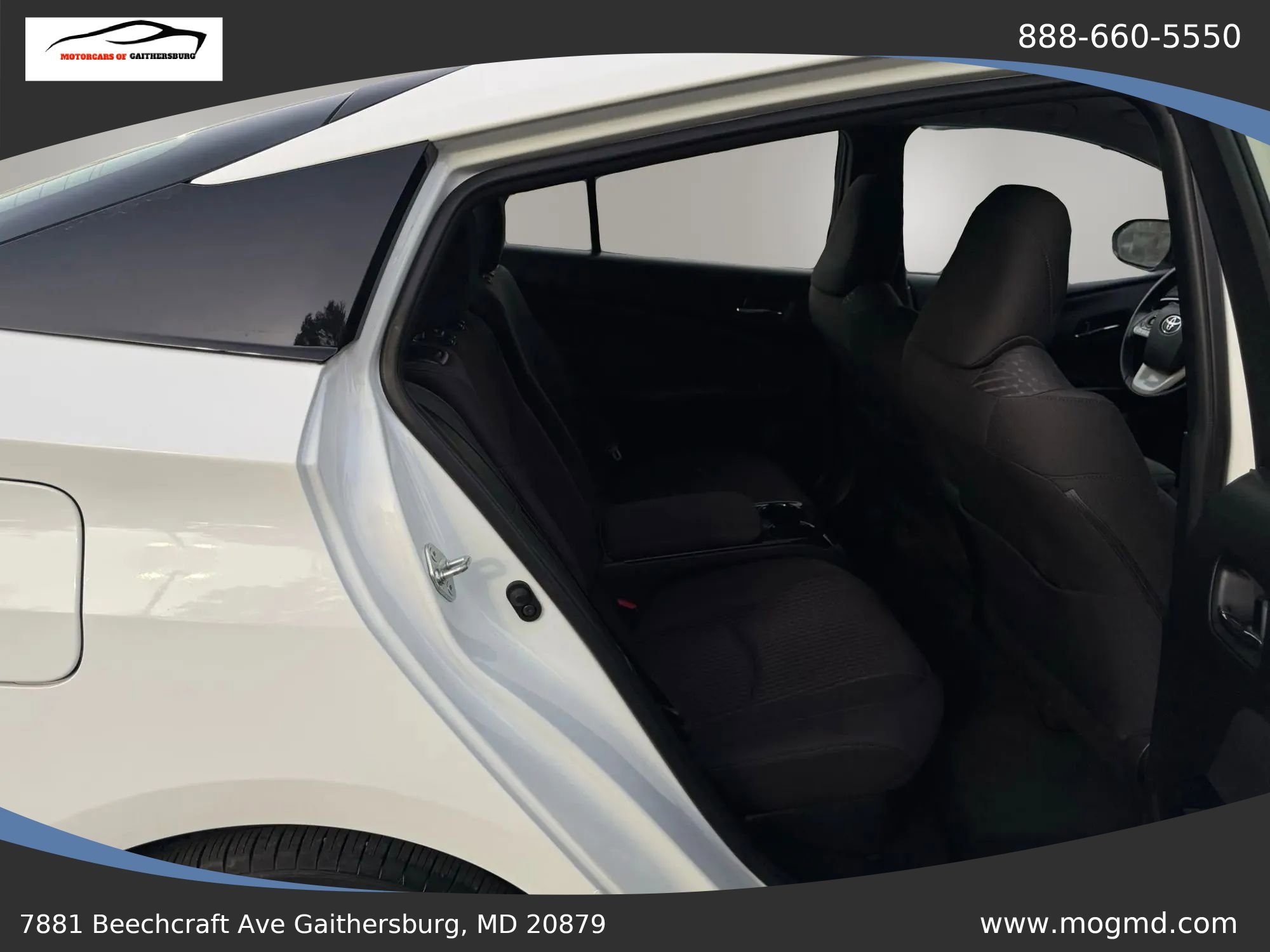 Used 2018 Toyota Prius Prime Plus w/ Carpet Mat Package image 25