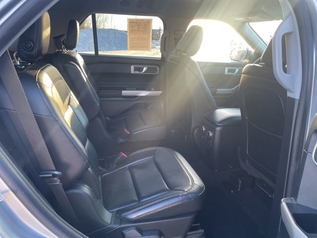 Used 2020 Ford Explorer XLT w/ Equipment Group 202A image 22