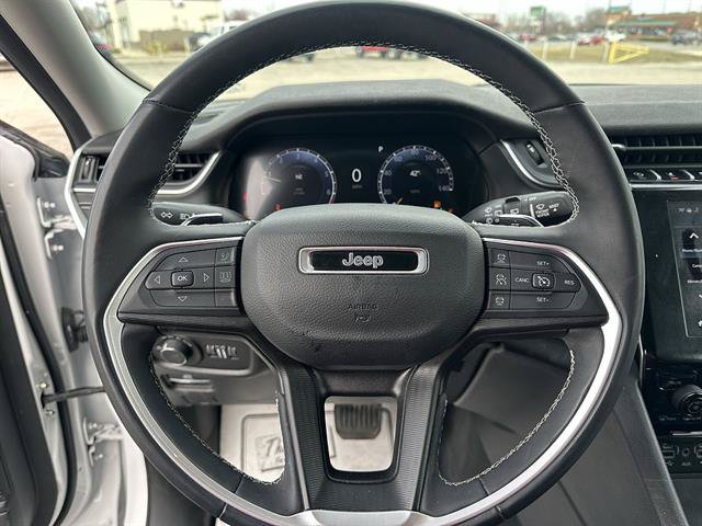 Used 2023 Jeep Grand Cherokee Laredo w/ Luxury Tech Group I AWD/4WD image 34
