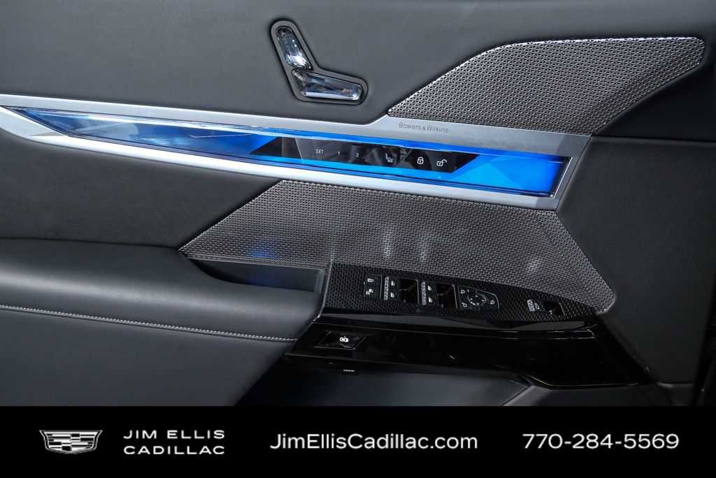 Used 2023 BMW 760i xDrive image 6