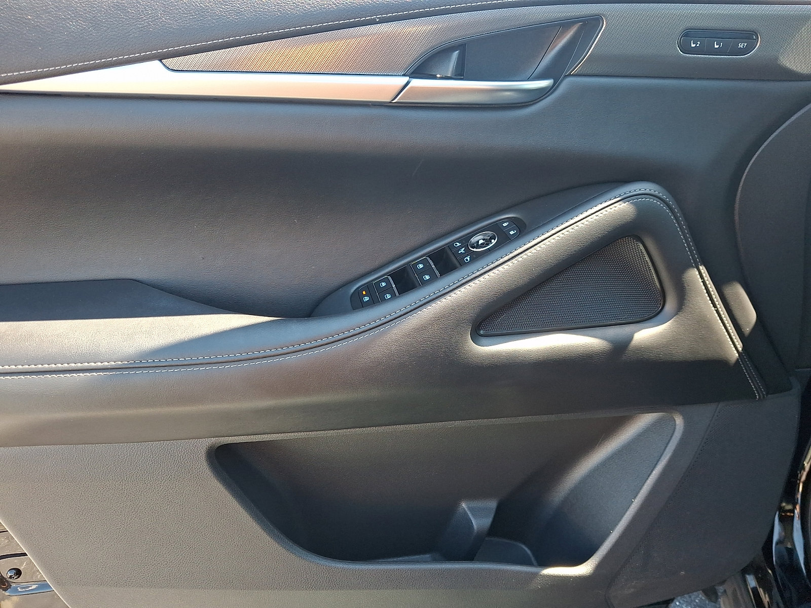 Certified 2023 INFINITI QX60 Luxe w/ Cargo Package AWD/4WD image 12