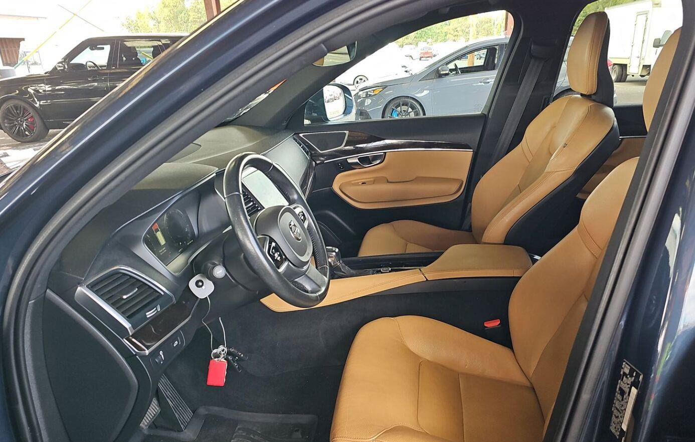 Used 2019 Volvo XC90 T6 Momentum w/ Advanced Package AWD/4WD image 7