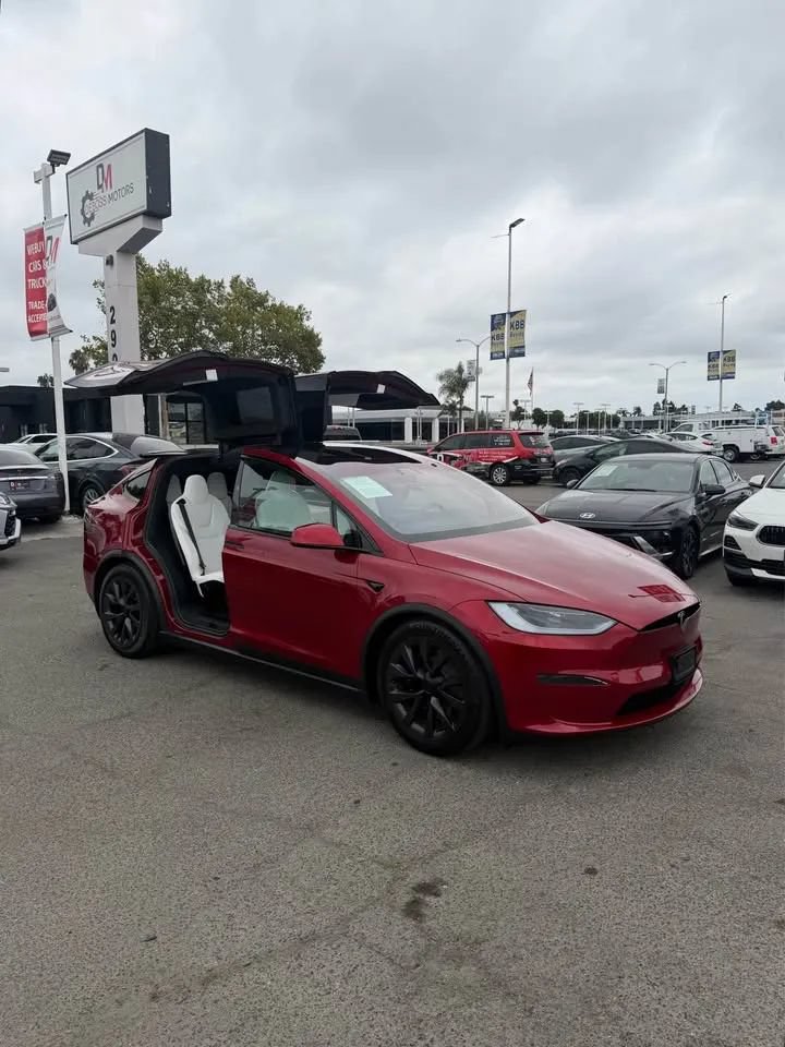 Used 2025 Tesla Model X AWD/4WD image 5