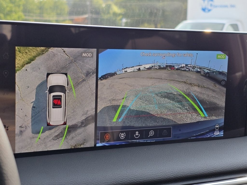 New 2025 Nissan Armada SL w/ Captain's Chari Seat Package image 5