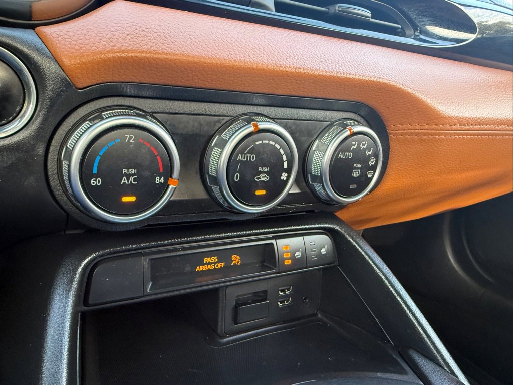 Used 2017 FIAT 124 Spider Lusso image 26