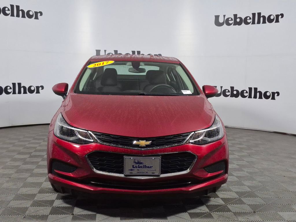 Used 2017 Chevrolet Cruze LT w/ Convenience Package FWD image 2