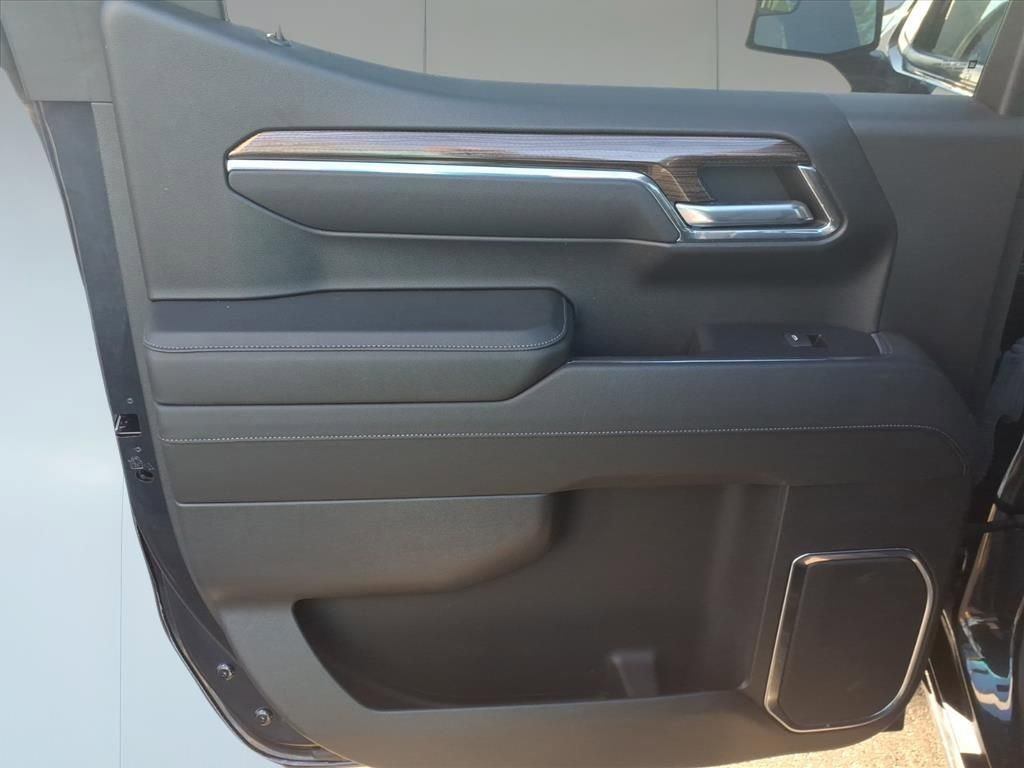 Used 2024 Chevrolet Silverado 1500 LT image 24