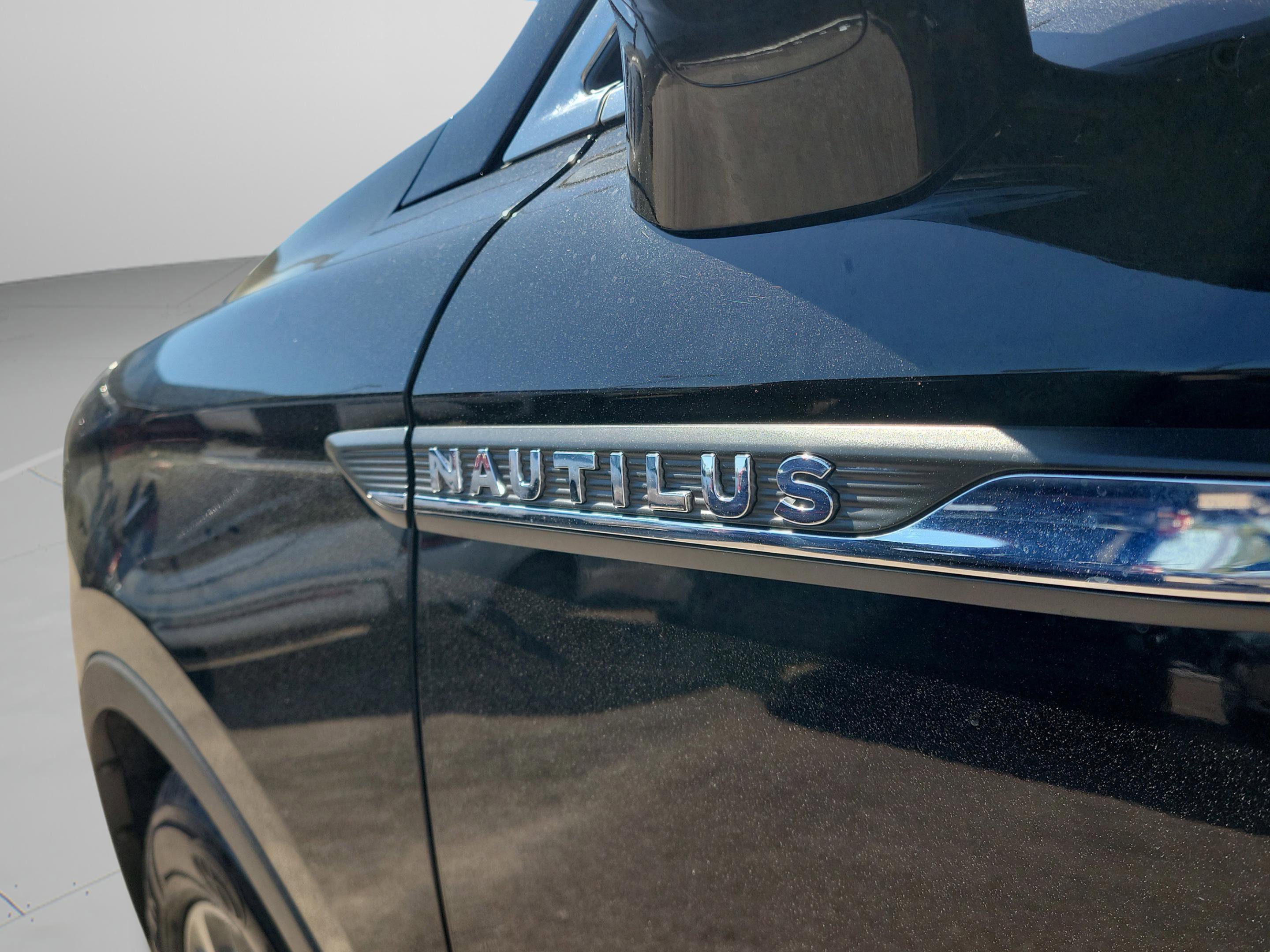 Used 2021 Lincoln Nautilus Reserve image 33