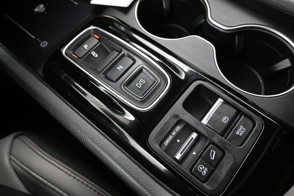 Used 2023 Honda Pilot Touring image 16