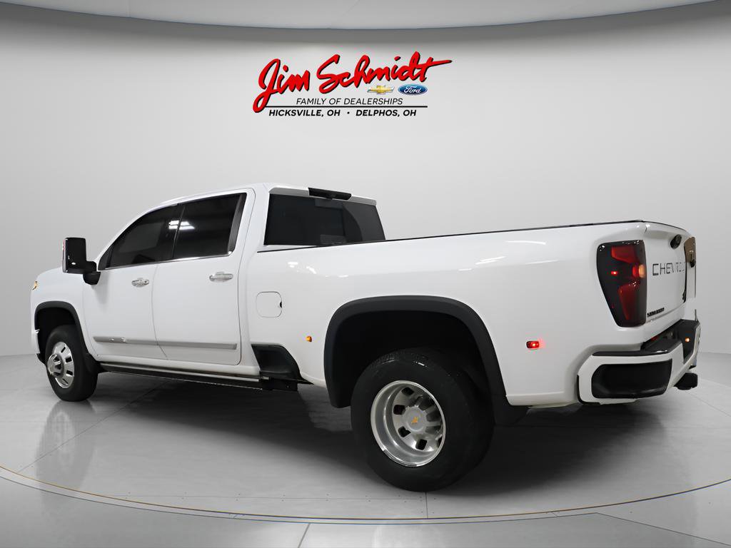 Used 2025 Chevrolet Silverado 3500 High Country w/ High Country Premium Package AWD/4WD image 4