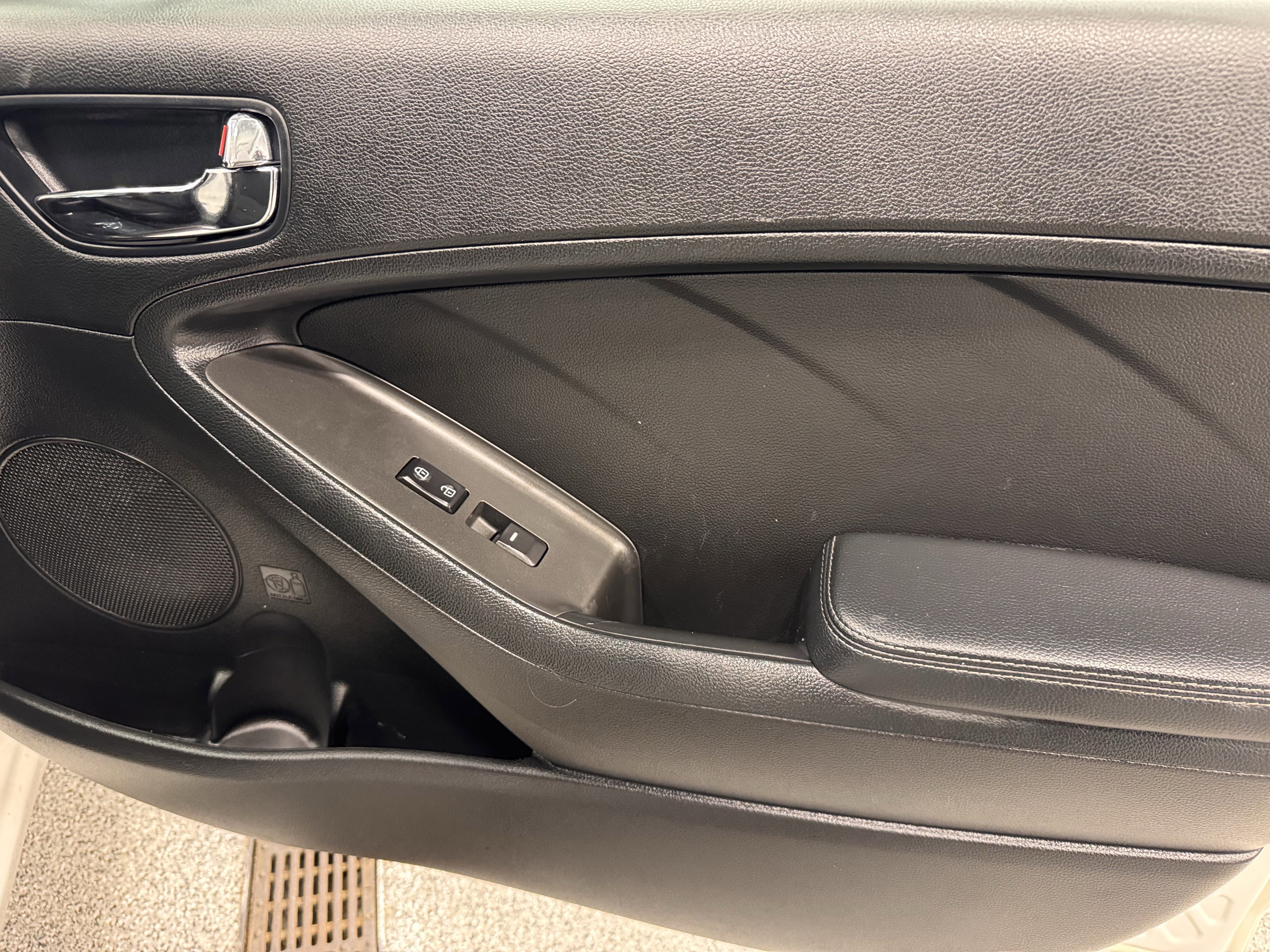 Used 2016 Kia Forte LX image 25