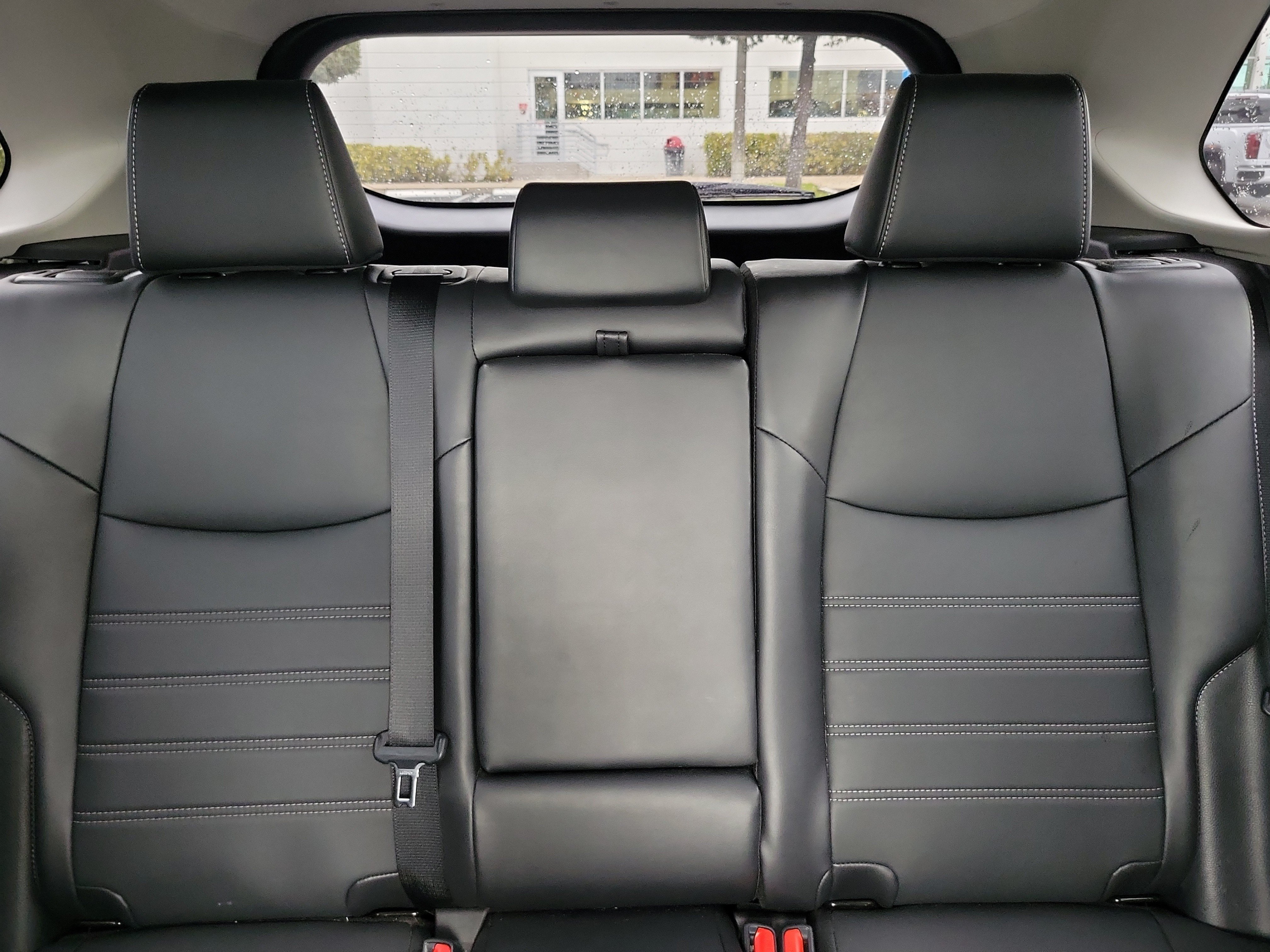 Used 2022 Toyota RAV4 XLE Premium FWD image 21
