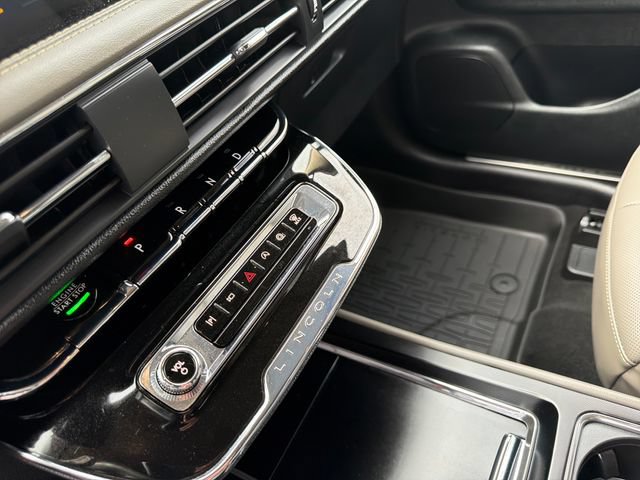 Used 2025 Lincoln Corsair AWD w/ Equipment Group 101A image 29