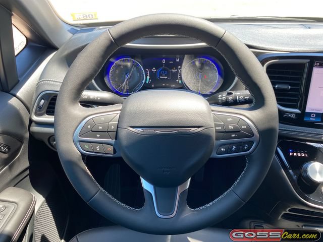 New 2027 Chrysler Pacifica Select AWD/4WD image 17
