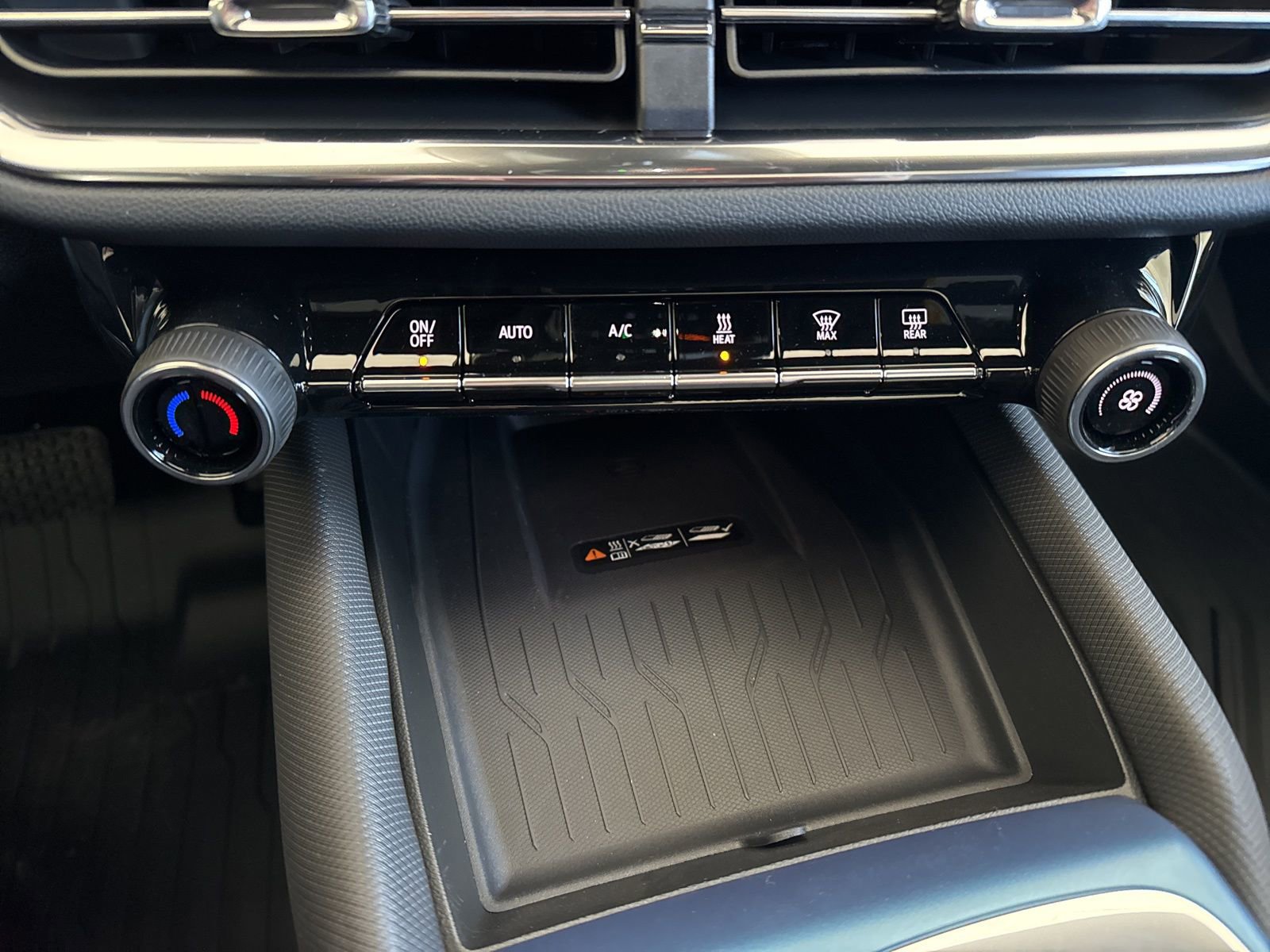 New 2026 Chevrolet Equinox EV LT image 26