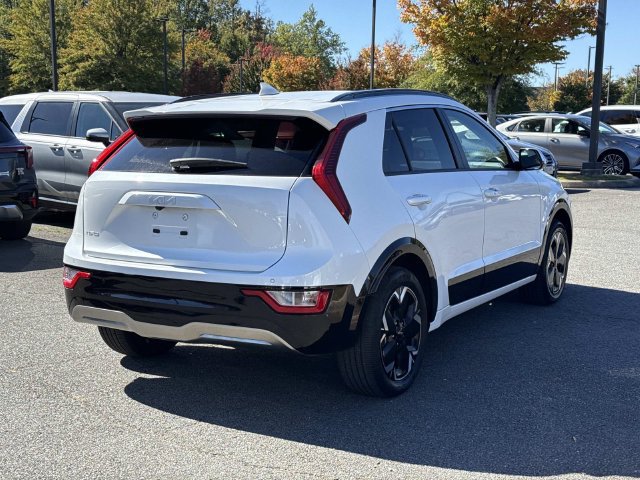 Used 2023 Kia Niro Wind w/ Wind Preserve Package FWD image 2