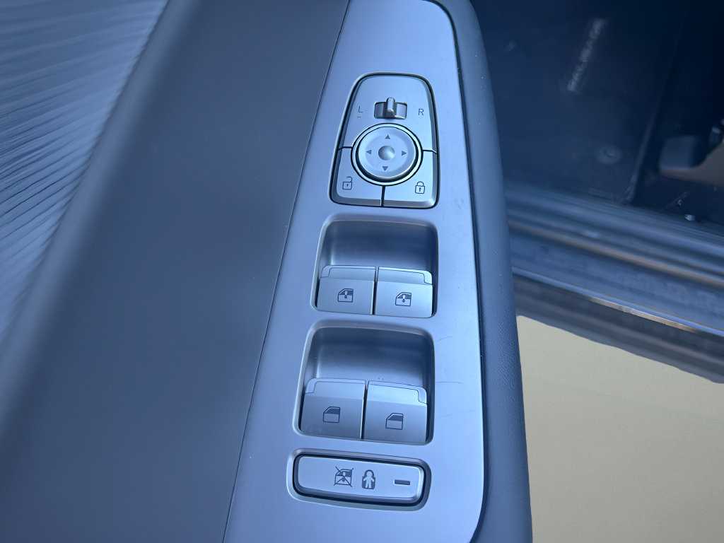Used 2024 Hyundai Palisade SEL FWD image 14