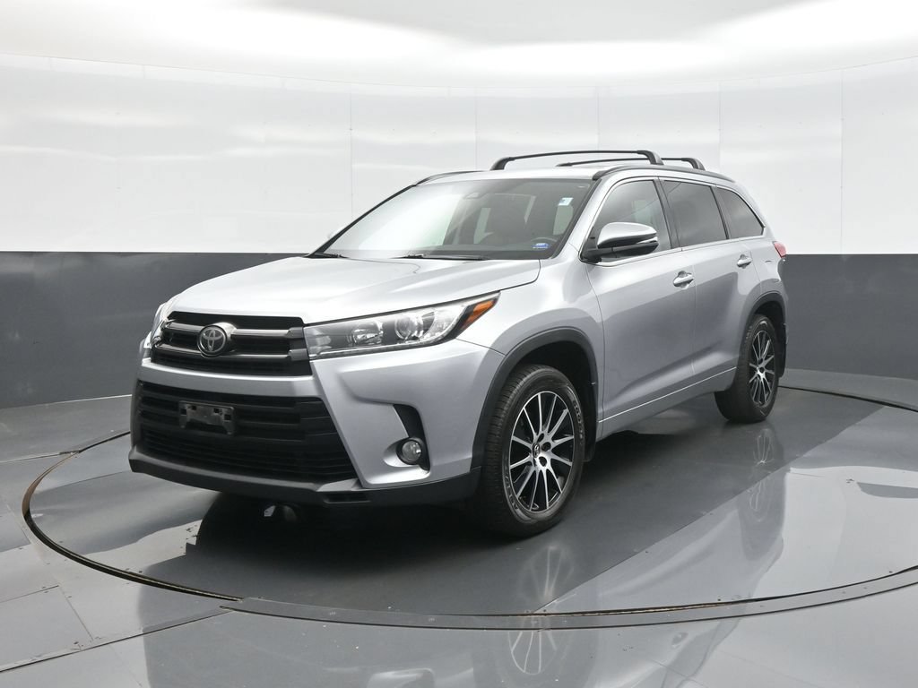 Used 2017 Toyota Highlander SE AWD/4WD image 3