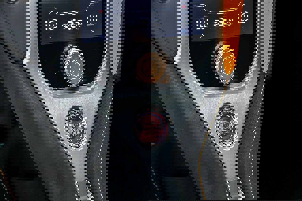 Used 2024 McLaren 750S Spider RWD image 35