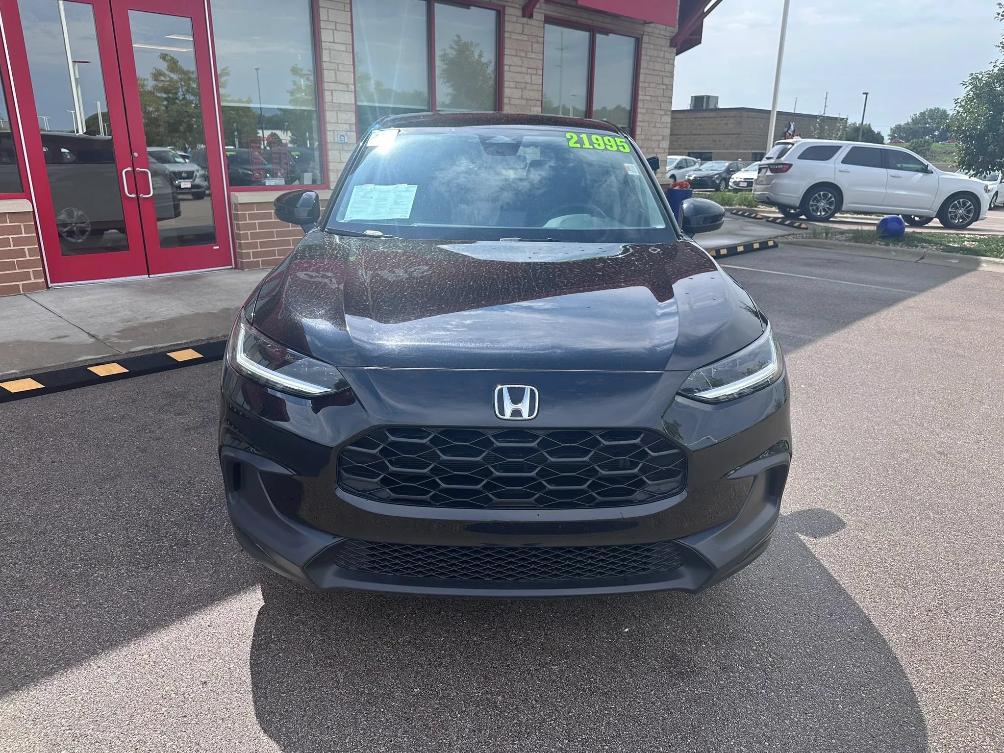 Used 2025 Honda HR-V LX image 2