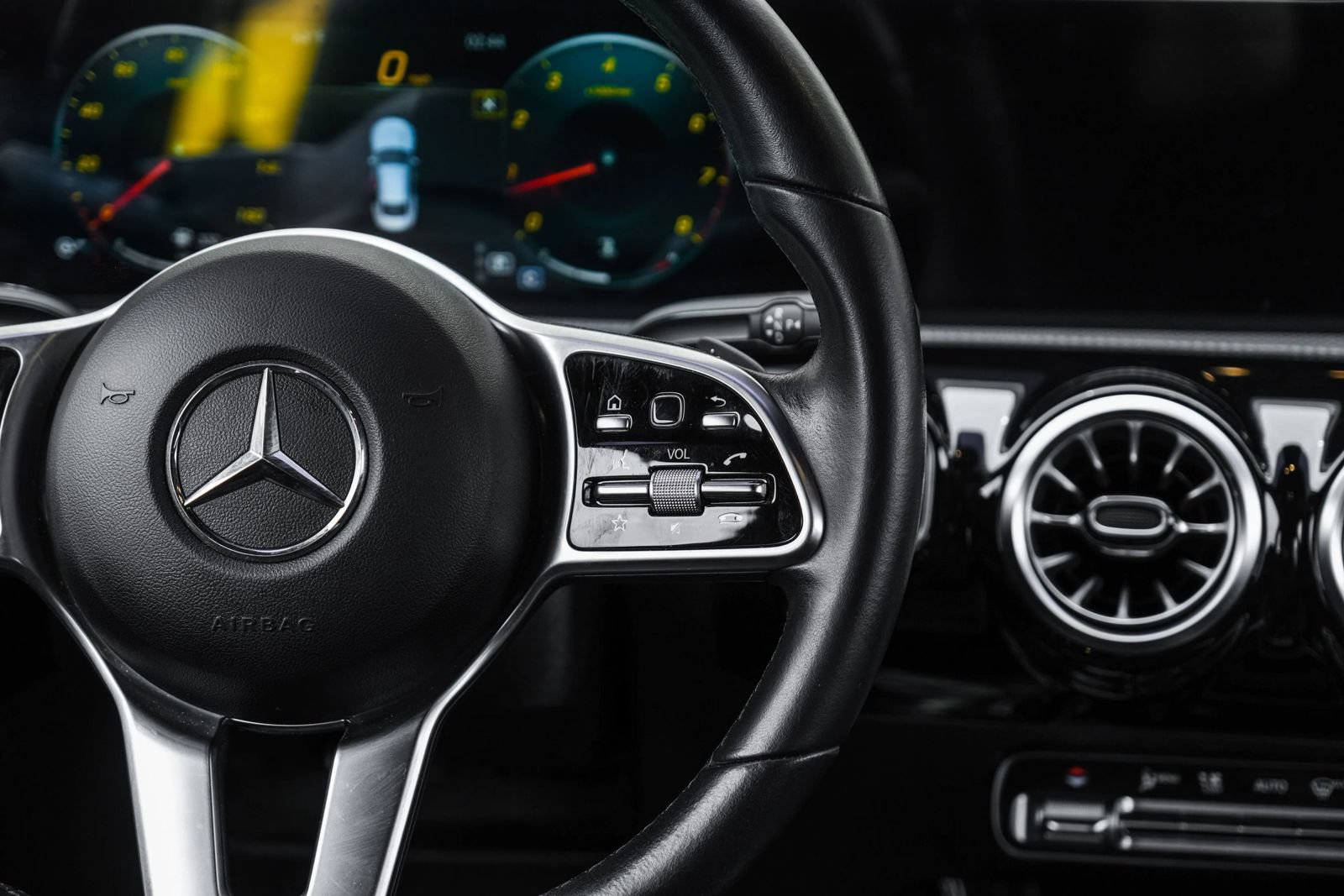 Used 2022 Mercedes-Benz CLA 250 image 22