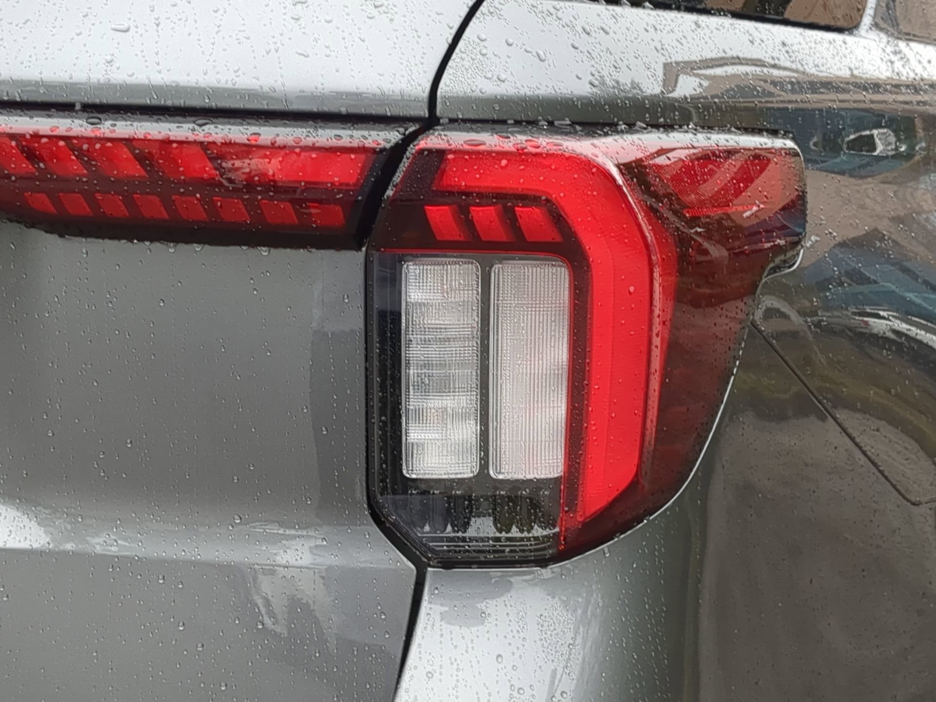 New 2026 Ford Explorer ST-Line w/ Premium Package image 40