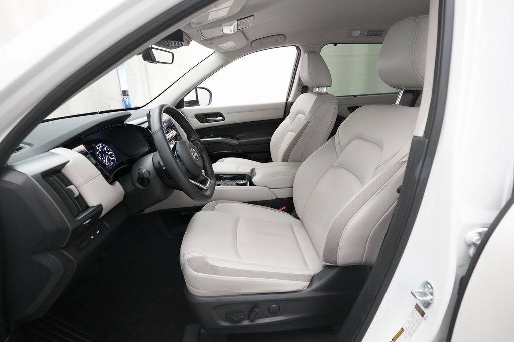 Certified 2024 Nissan Pathfinder SL image 7