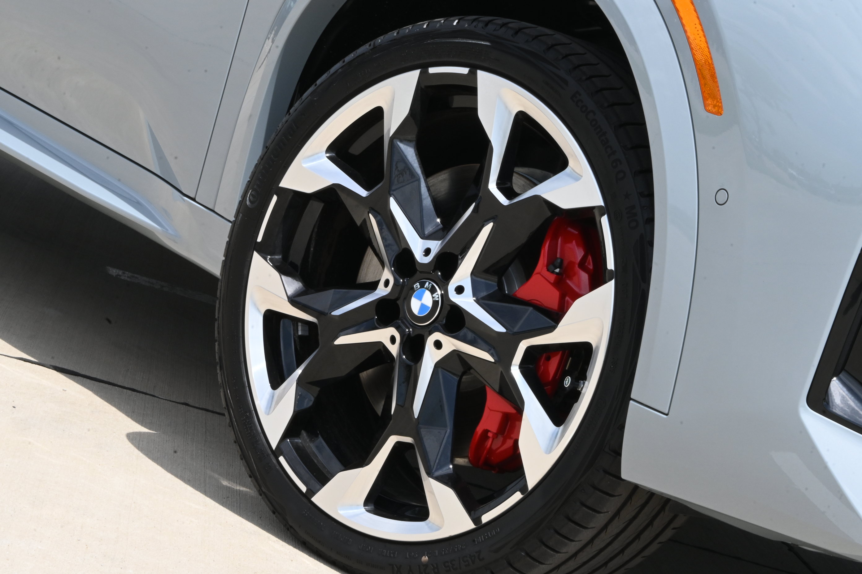 New 2026 BMW X2 xDrive28i w/ Technology Package AWD/4WD image 10
