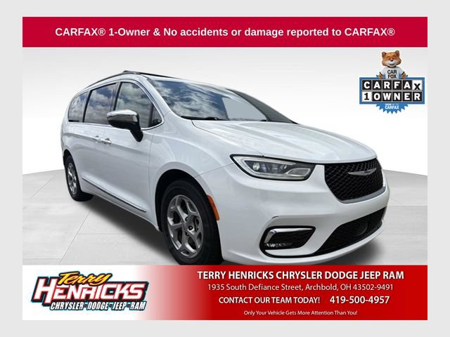 Used 2023 Chrysler Pacifica Limited FWD image 1